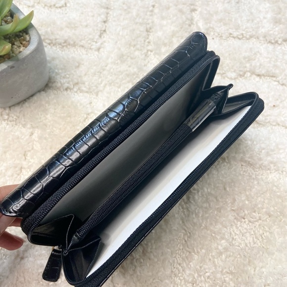 •Etienne Aigner• croc embossed continental wallet - Picture 3 of 8